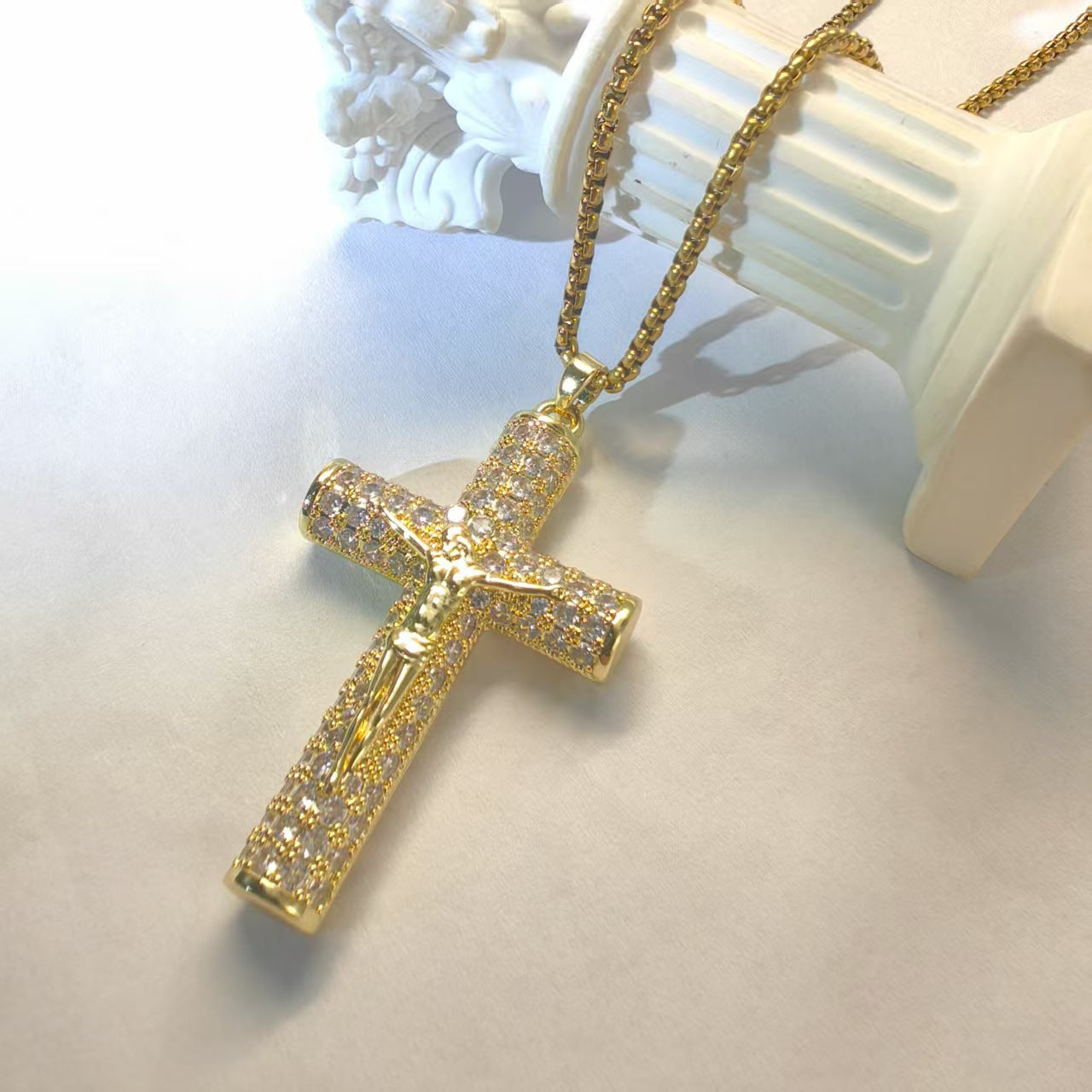 Cross Diamond-studded Cuban Chain Necklace