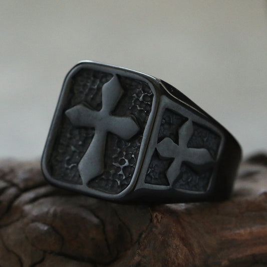 Retro-style Cross Ring