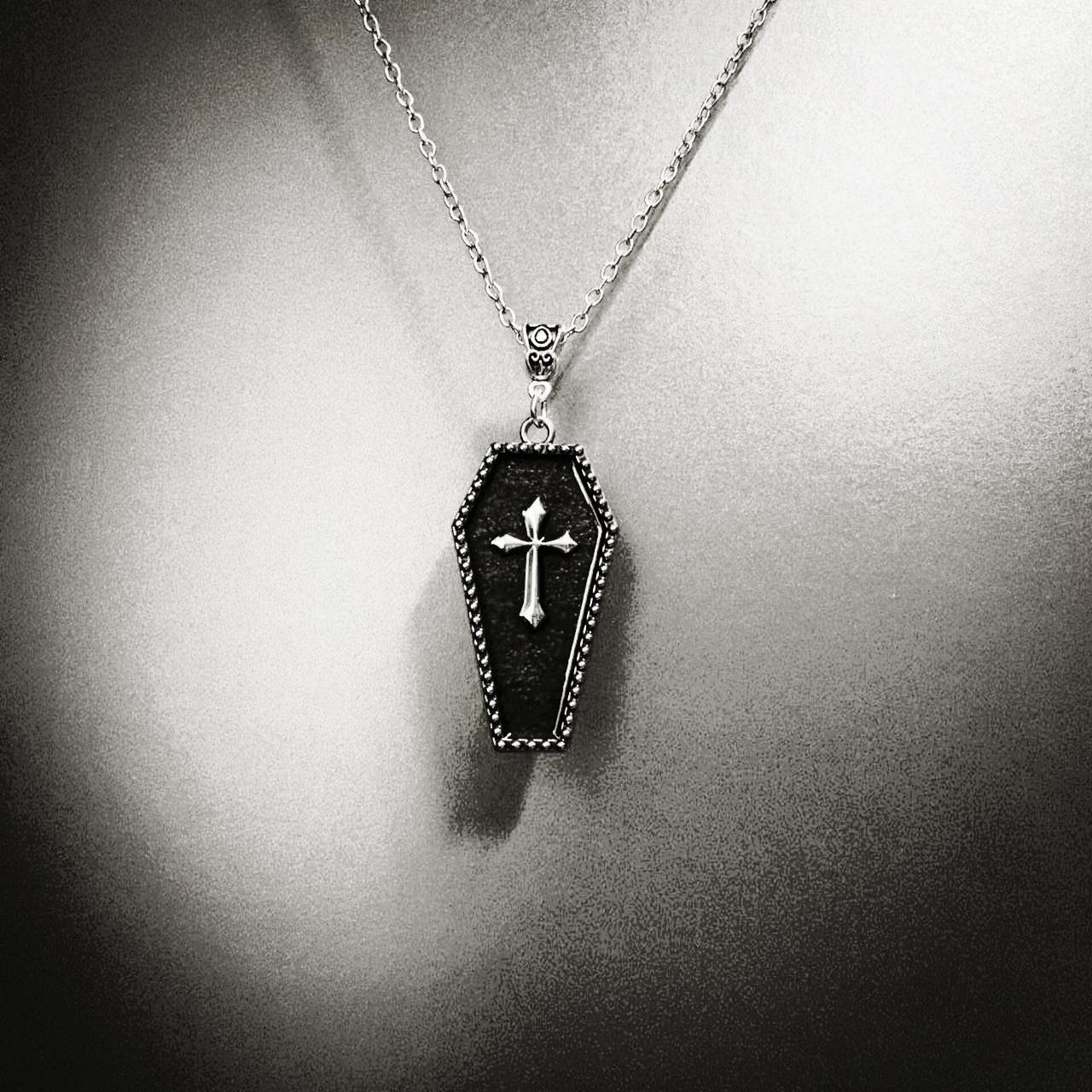 Vintage Vamp Necklace