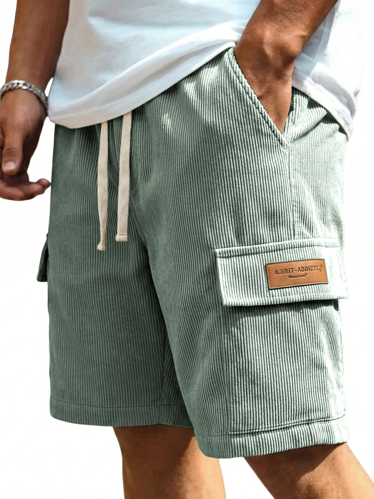 Retro Cargo multi-pocket leather label embroidered shorts