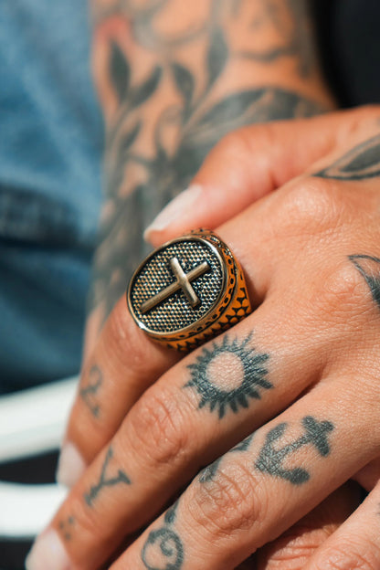 Risen Savior Ring- Gold