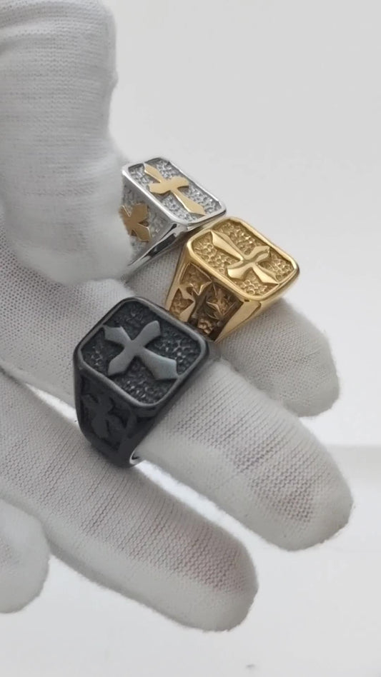Retro-style Cross Ring