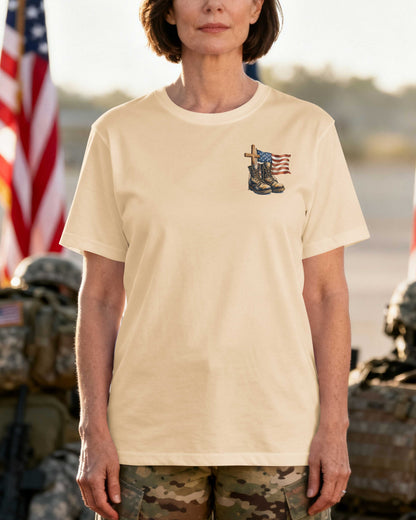 I Am A Female Veteran I Served With Honor And I Walk With Christ T-Shirt