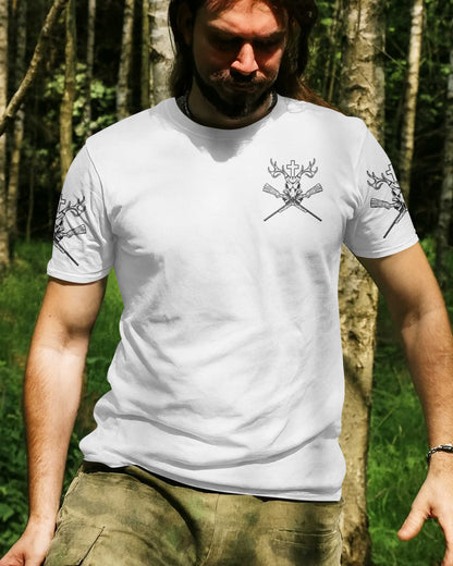 Never Underestimate An Old Man Who Believe In Jesus And Love Hunting T-Shirt